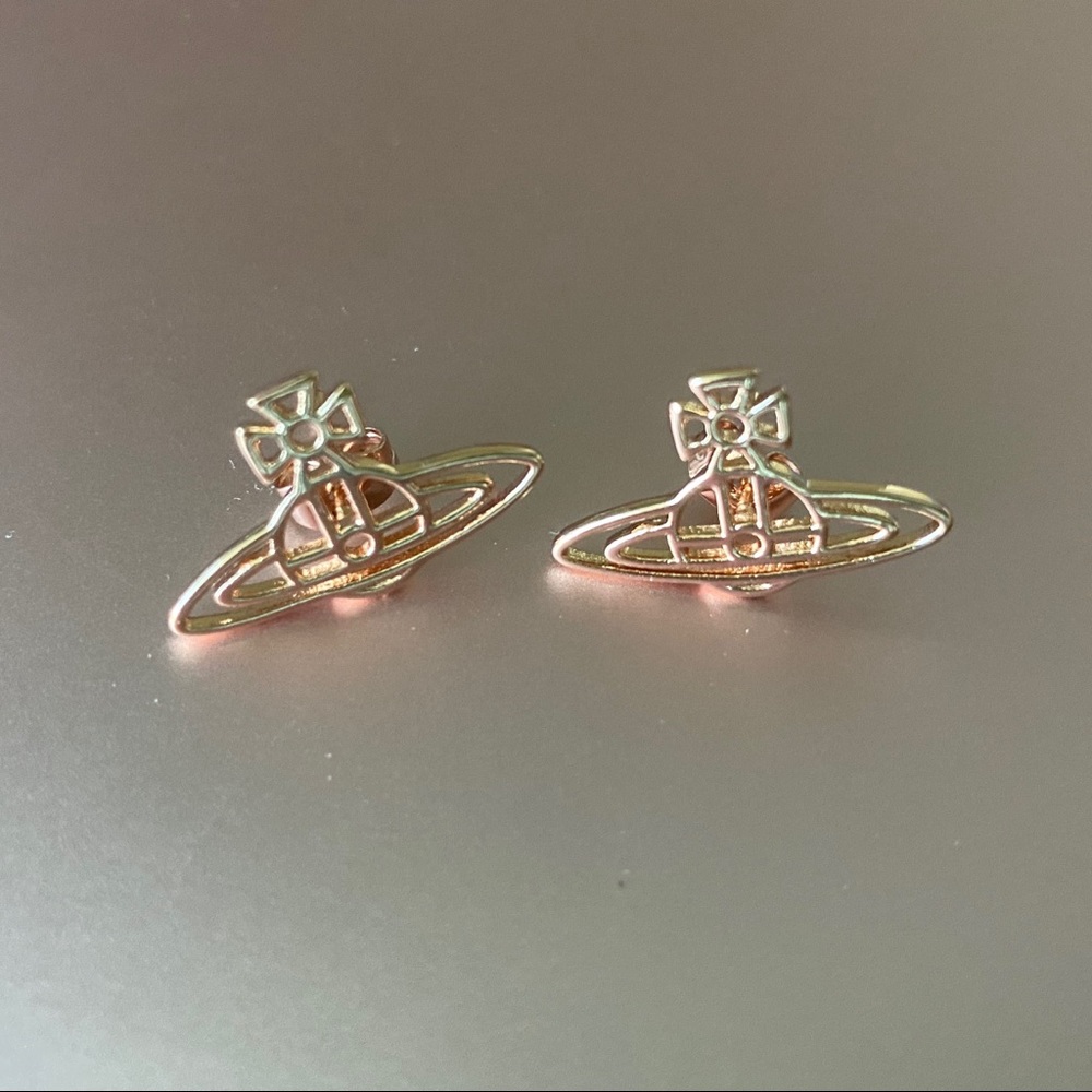 Vivienne Westwood thin lines flat orb earrings
